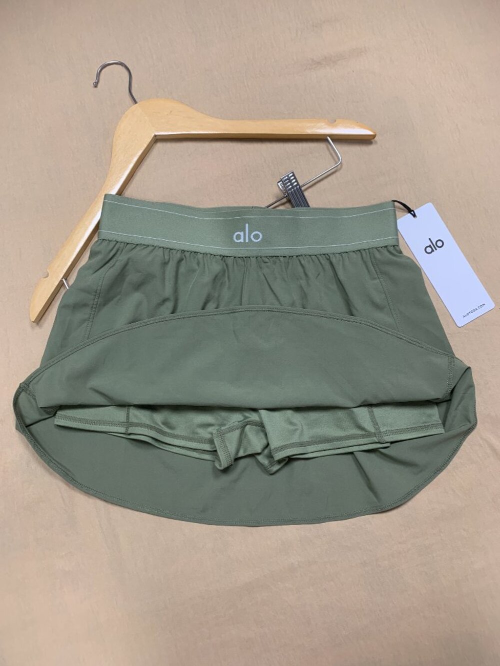 ALO Yoga Match Point Tennis Skirt (Dune Grass)🧩Brand new practical sports skirt - Picture 2 of 5